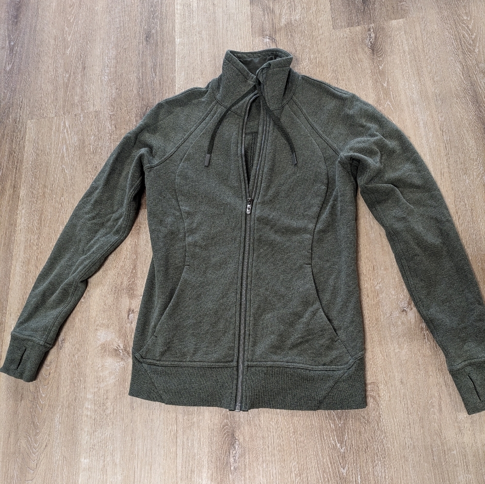 Lululemon Huddle & Hustle Jacket Heathered Camo Green size 6